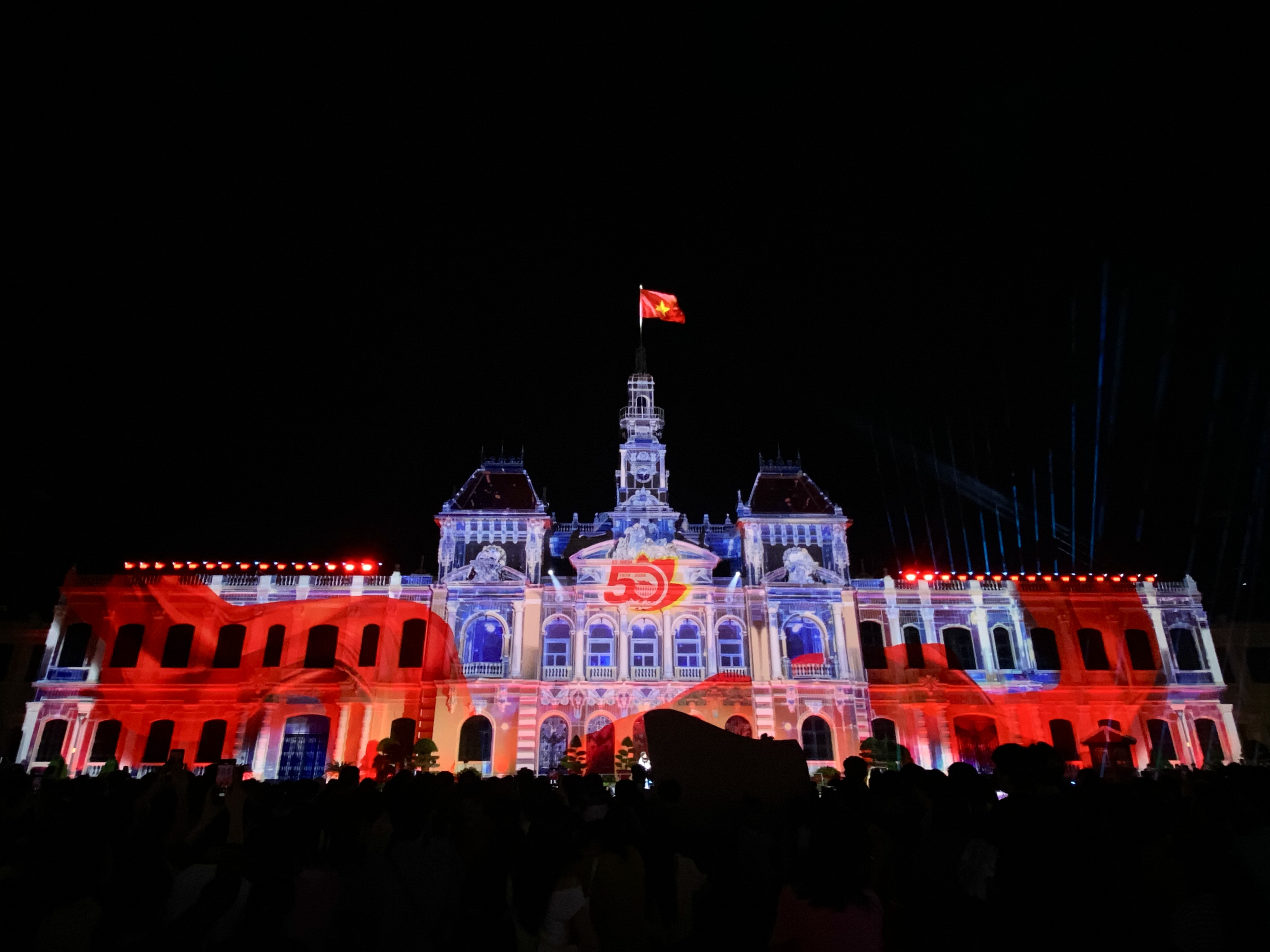 Hồ Chí Minh rực rỡ pháo hoa, 3D Mapping trong đêm kỷ niệm 50 năm mang tên Bác